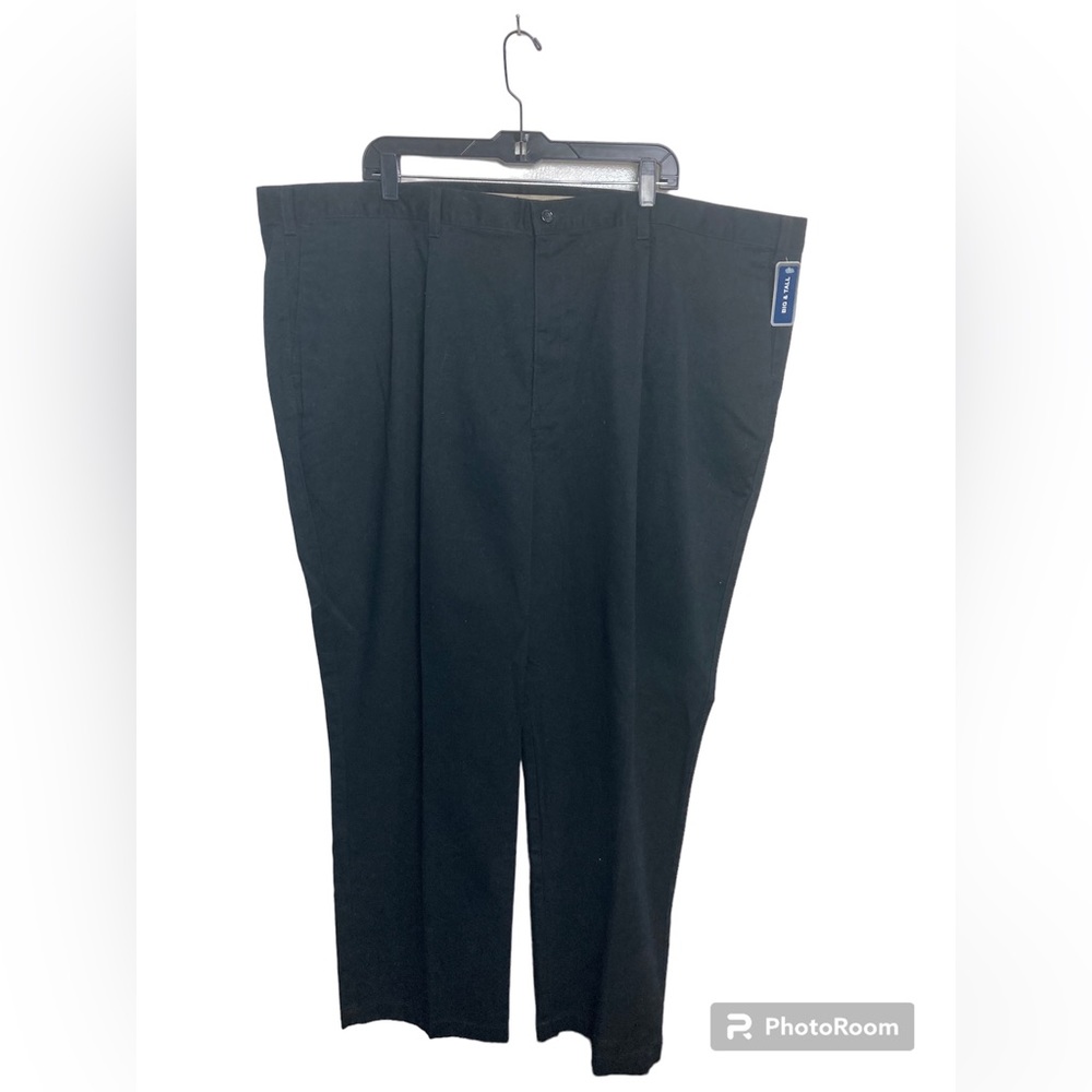 Docker’s Black classic fit pleated no wrinkle twill pants. 52x30